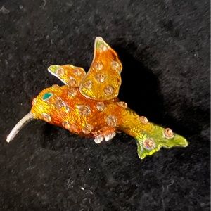 Hummingbird brooch